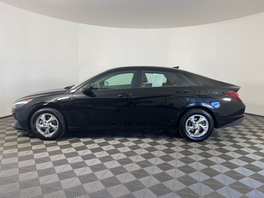 2023 Hyundai ELANTRA SE
