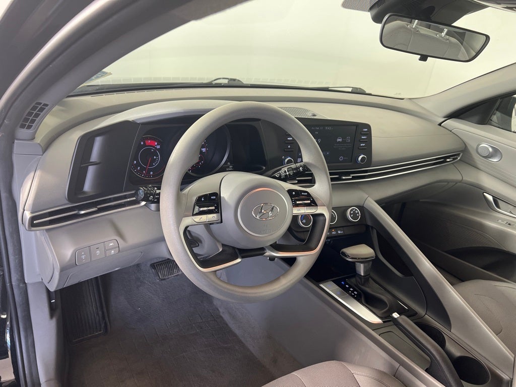 2023 Hyundai ELANTRA SE