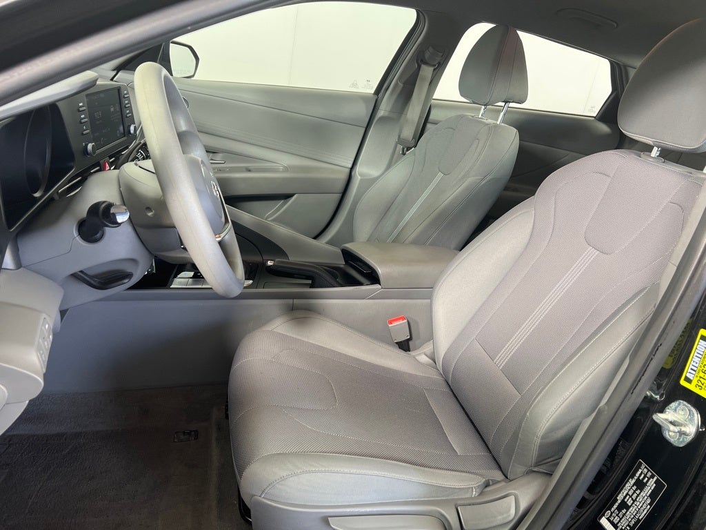 2023 Hyundai ELANTRA SE