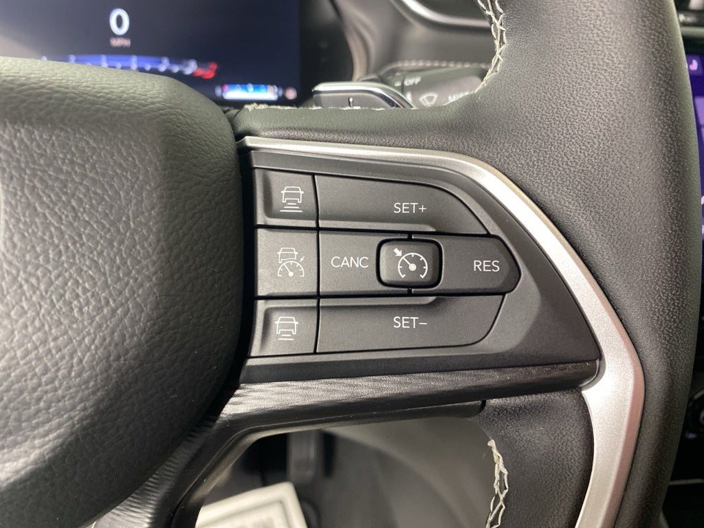 2025 Jeep Grand Cherokee Base