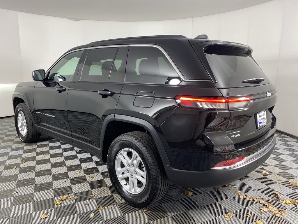 2025 Jeep Grand Cherokee Base