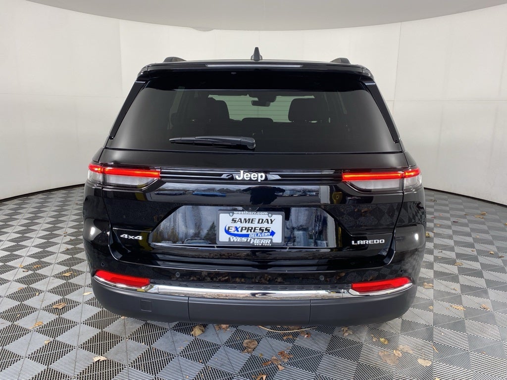 2025 Jeep Grand Cherokee Base