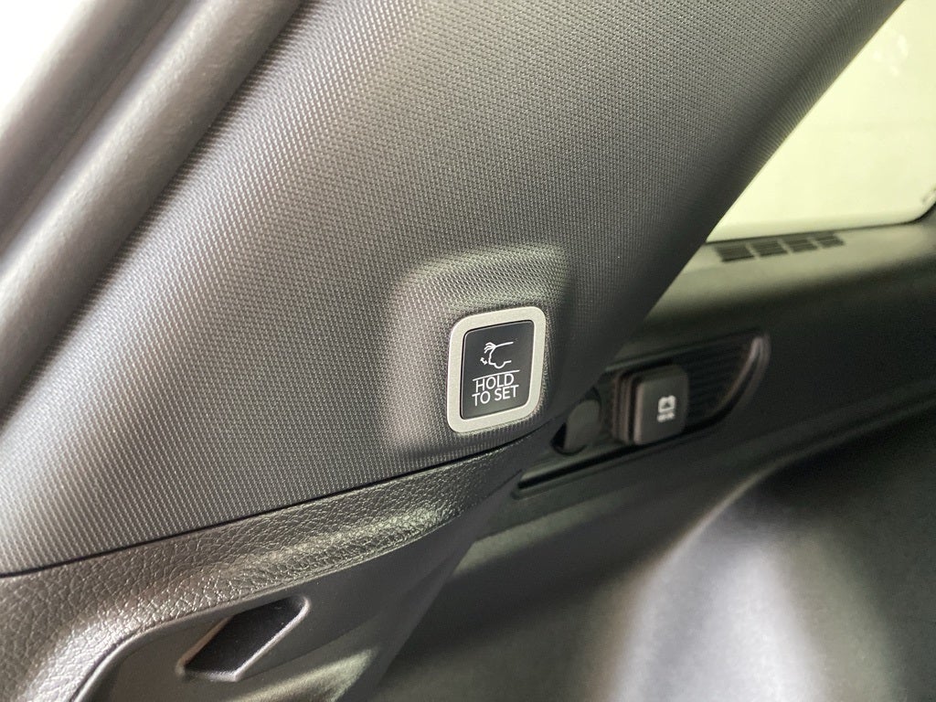 2025 Jeep Grand Cherokee Base