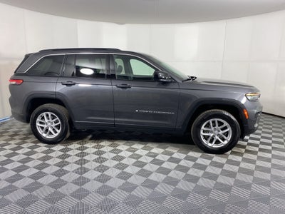 2025 Jeep Grand Cherokee Base