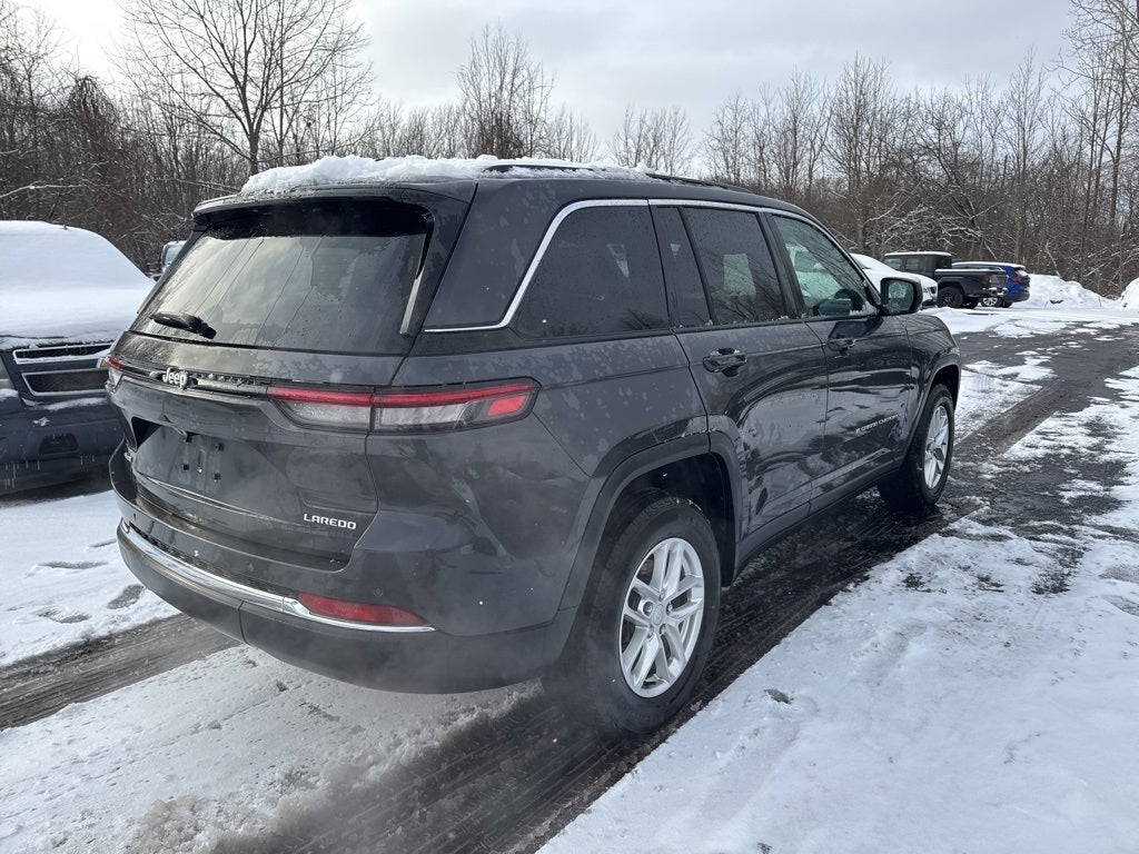 2025 Jeep Grand Cherokee Base