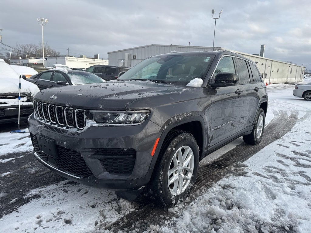 2025 Jeep Grand Cherokee Base