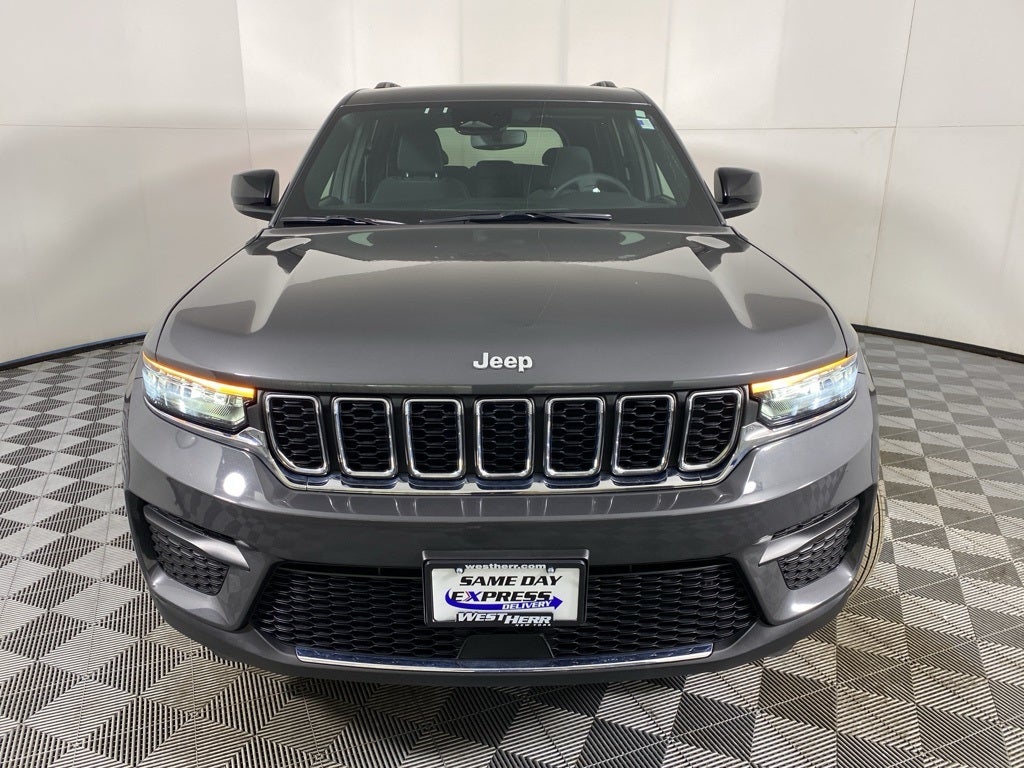 2025 Jeep Grand Cherokee Base