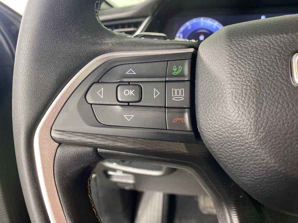 2025 Jeep Grand Cherokee Base