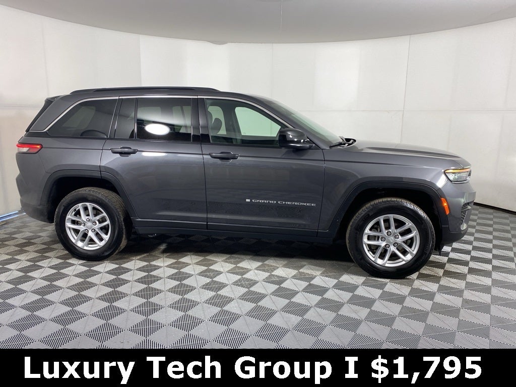 2025 Jeep Grand Cherokee Base