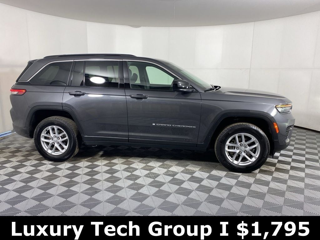 2025 Jeep Grand Cherokee Base