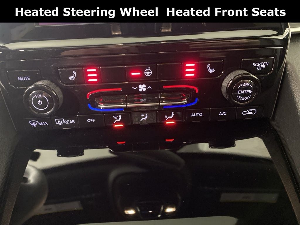 2025 Jeep Grand Cherokee Base