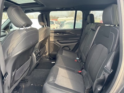 2025 Jeep Grand Cherokee Base