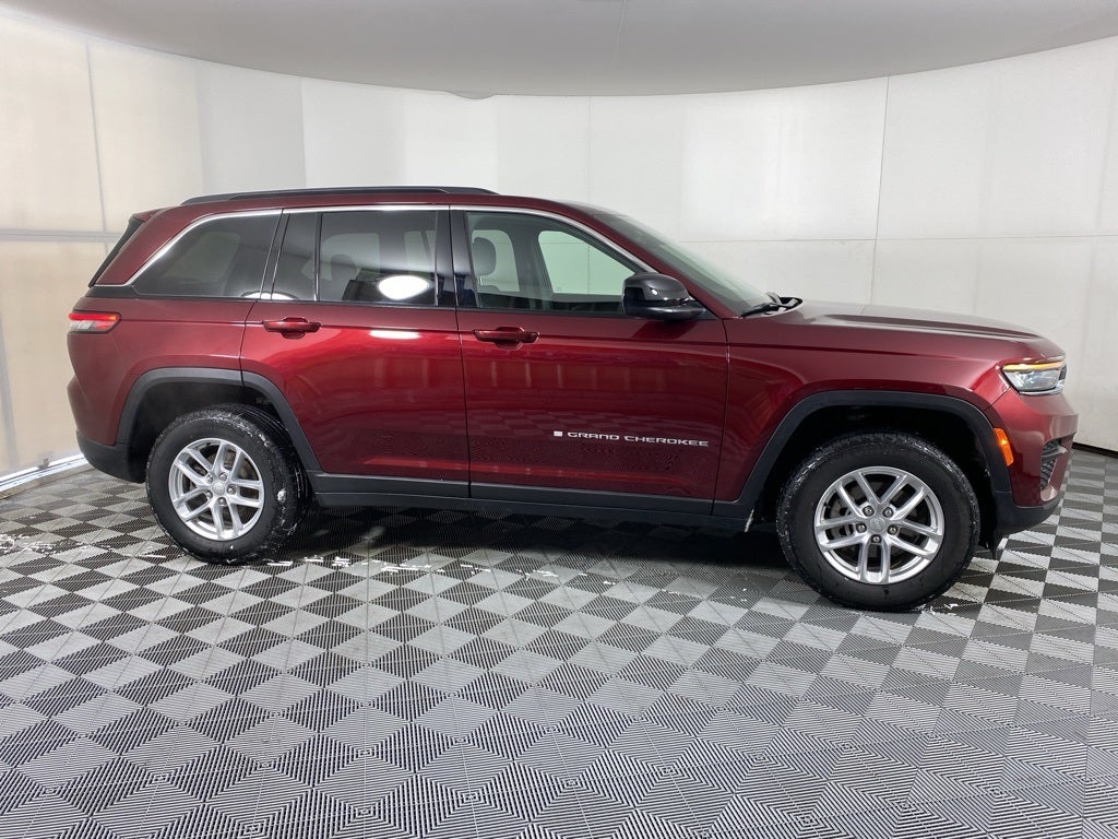 2025 Jeep Grand Cherokee Base