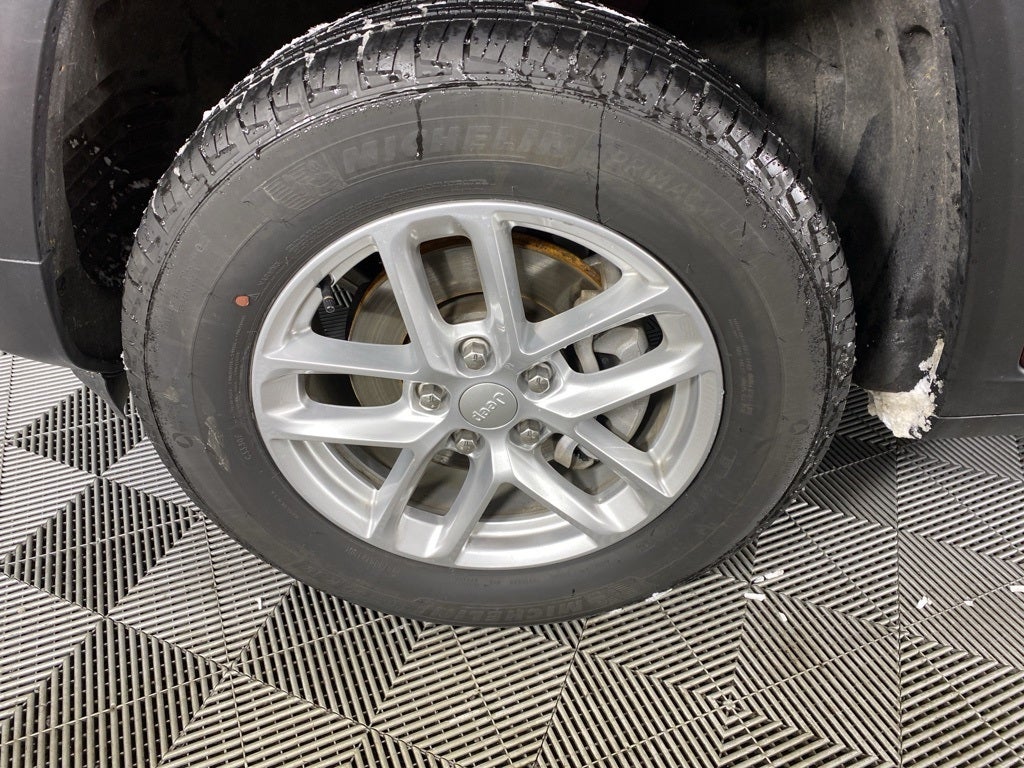 2025 Jeep Grand Cherokee Base