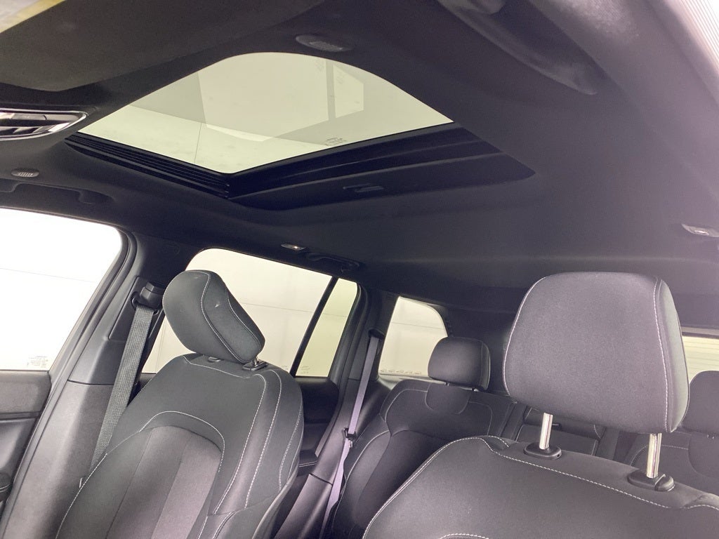 2025 Jeep Grand Cherokee Base