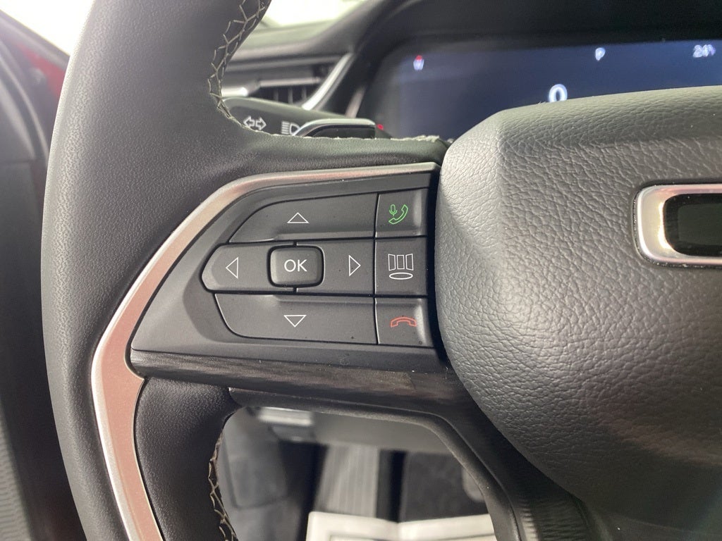 2025 Jeep Grand Cherokee Base