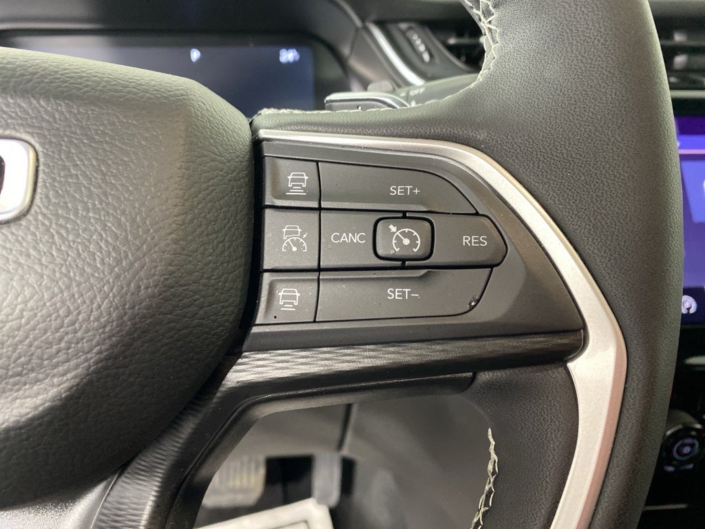 2025 Jeep Grand Cherokee Base