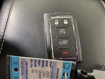 2025 Jeep Grand Cherokee Base