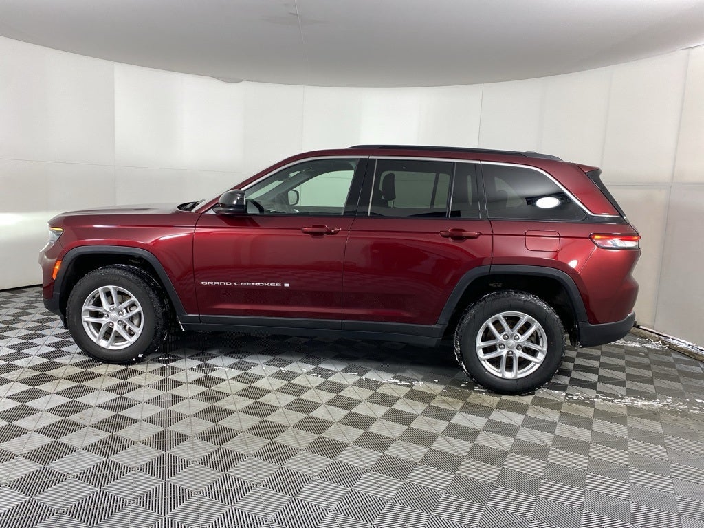 2025 Jeep Grand Cherokee Base