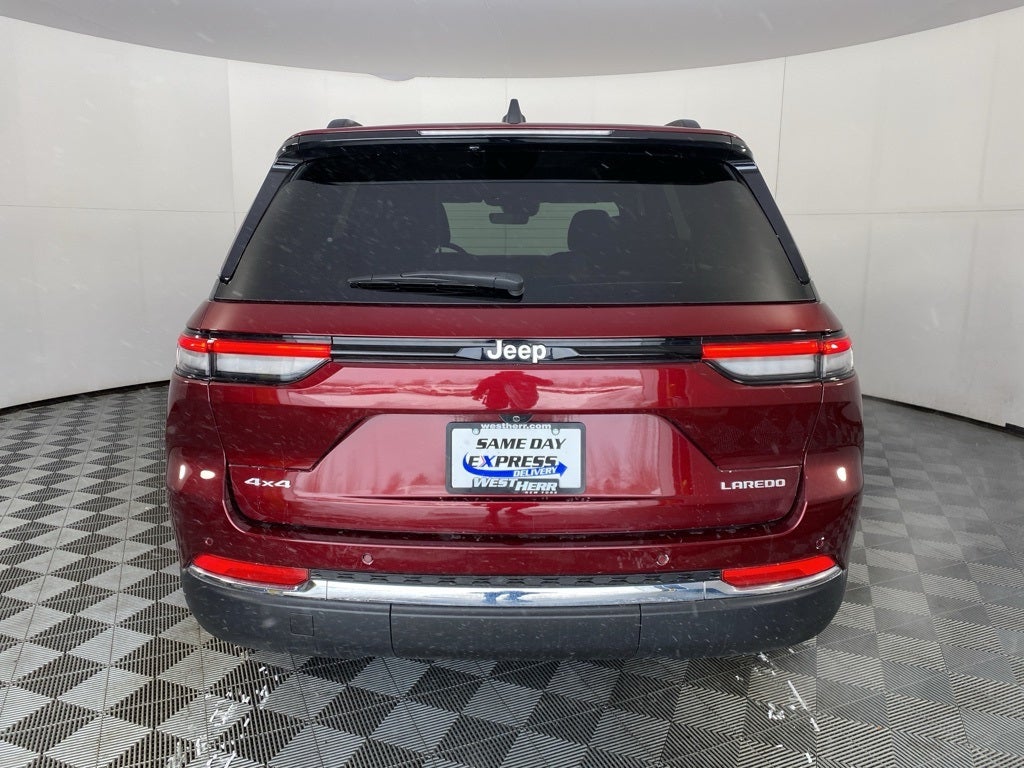 2025 Jeep Grand Cherokee Base