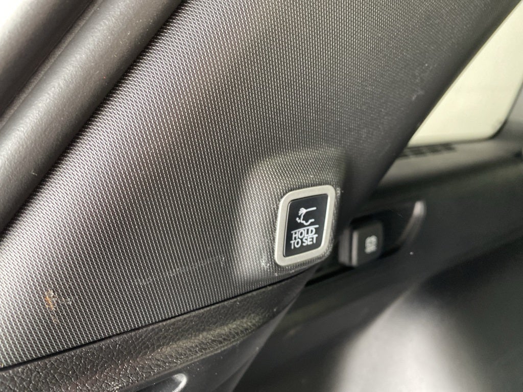 2025 Jeep Grand Cherokee Base