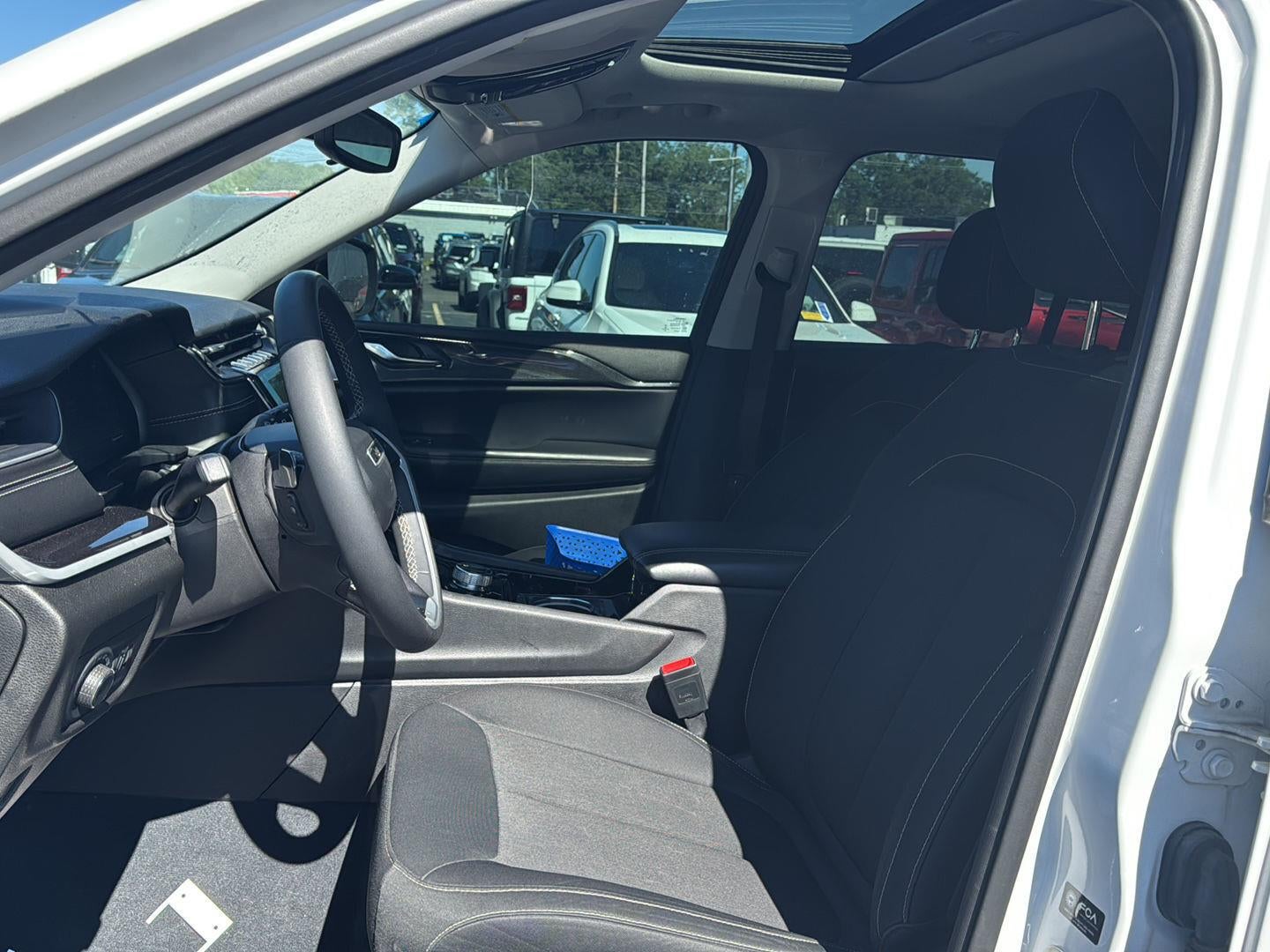 2023 Jeep Grand Cherokee Laredo