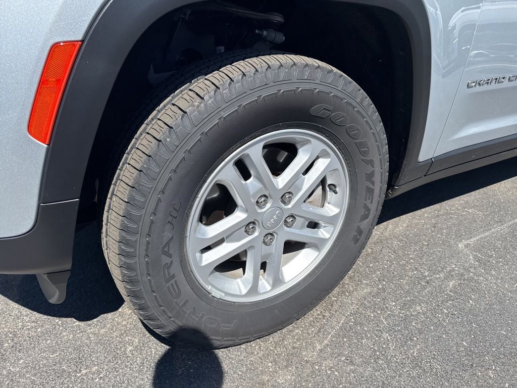 2024 Jeep Grand Cherokee Laredo