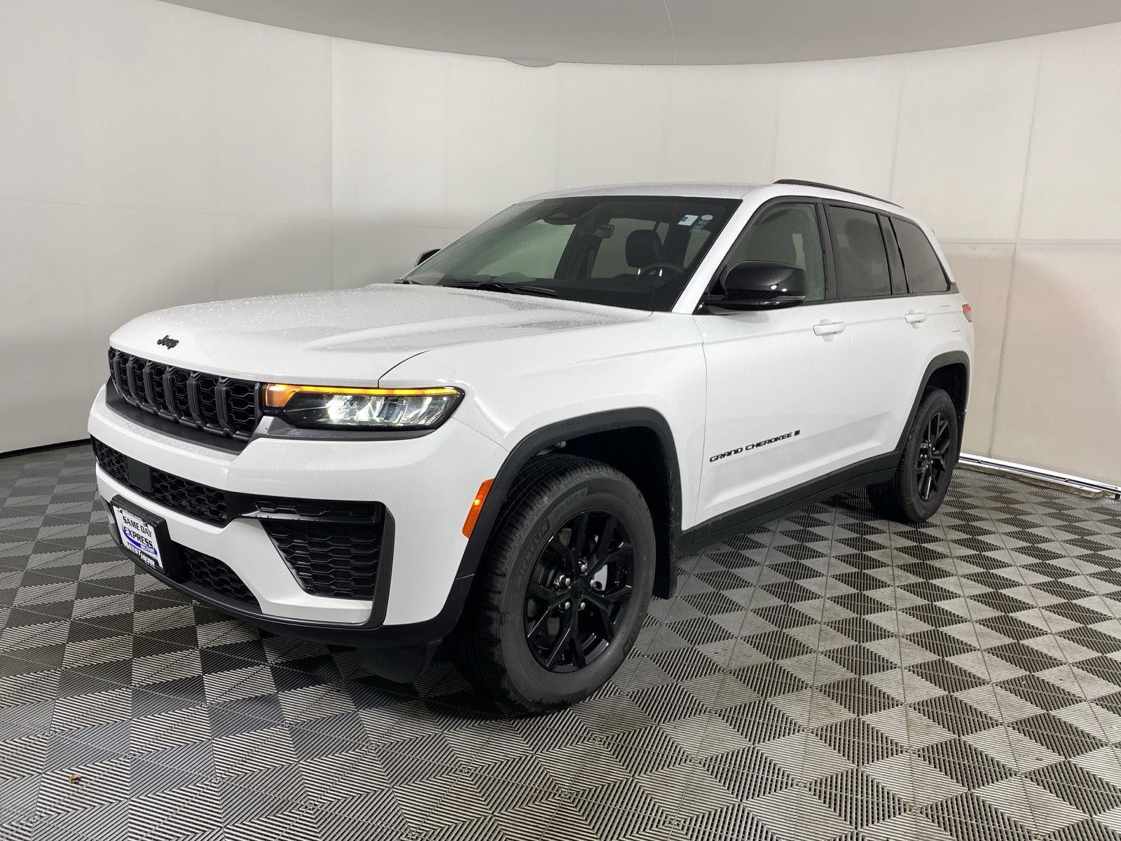 2026 Jeep Grand Cherokee Laredo