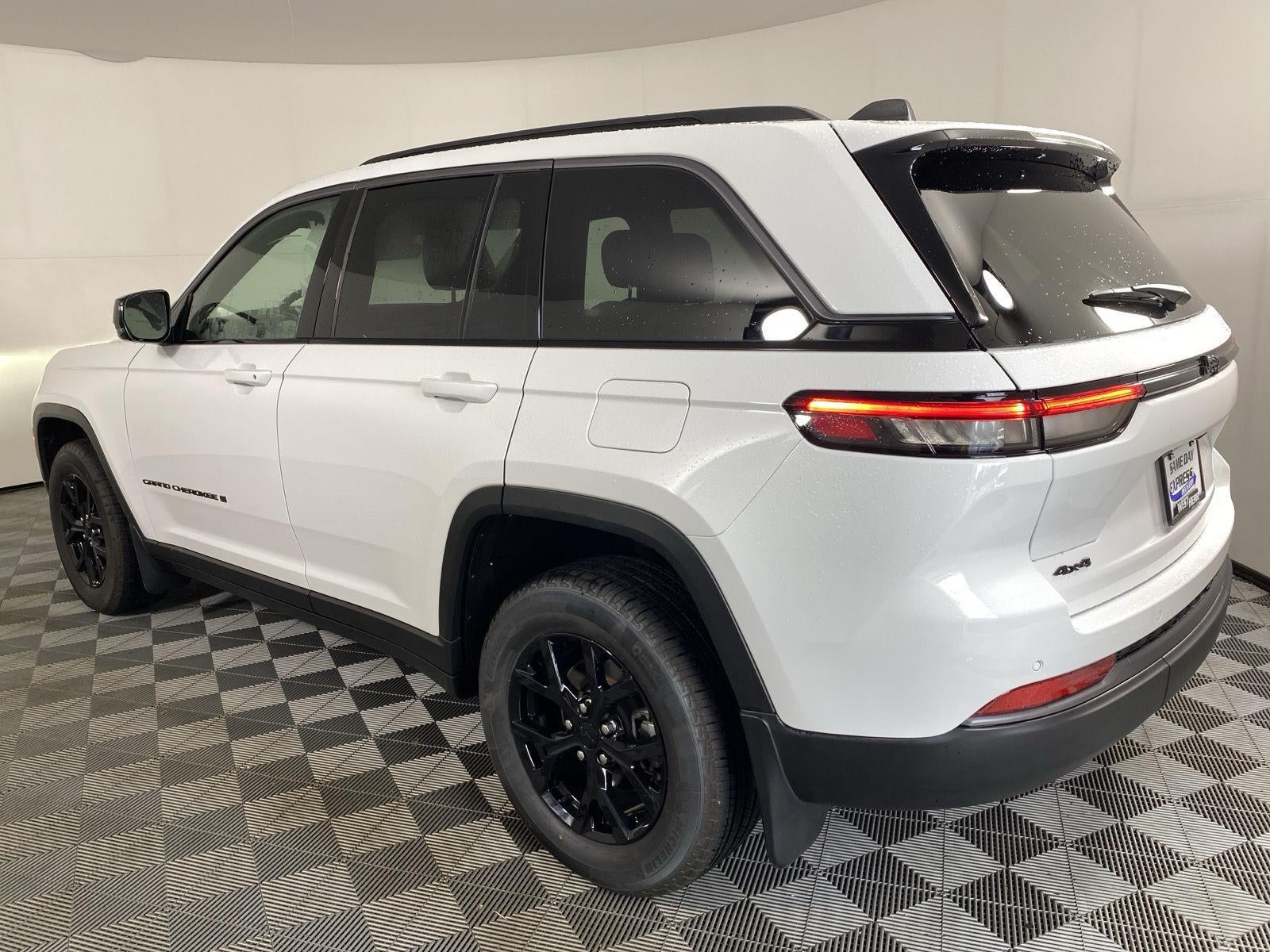 2026 Jeep Grand Cherokee Laredo