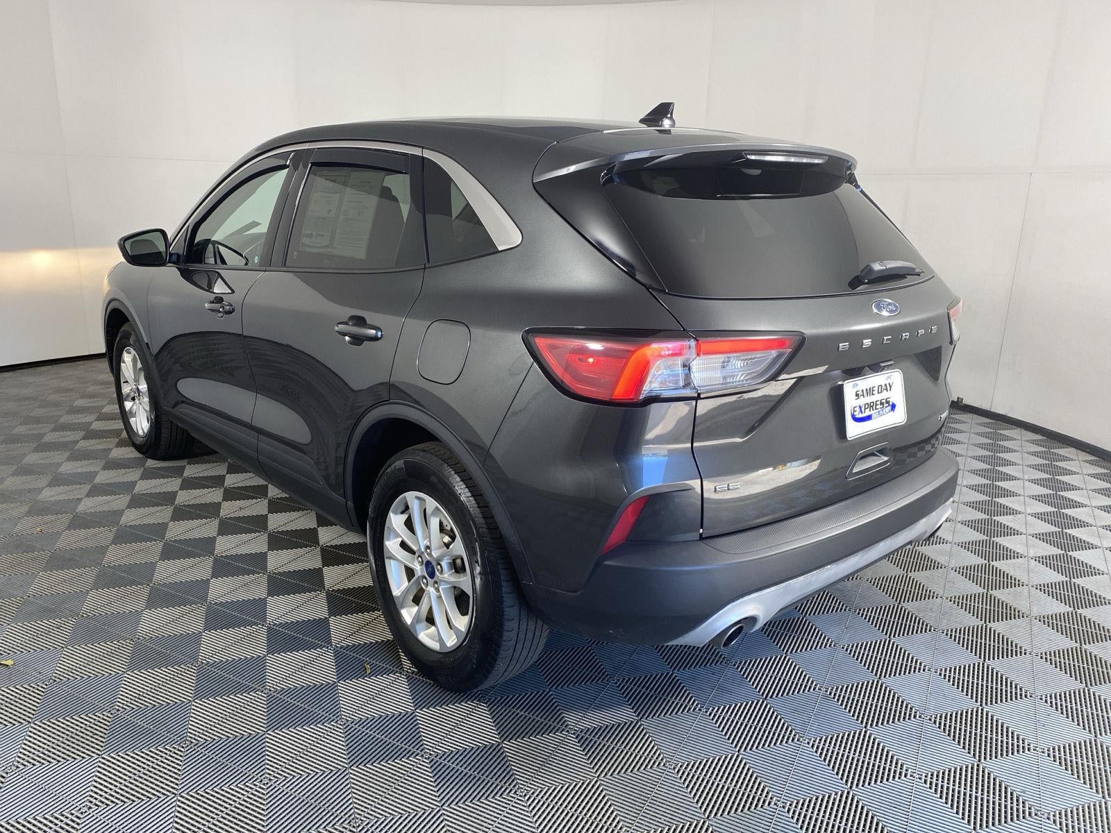 2020 Ford Escape SE
