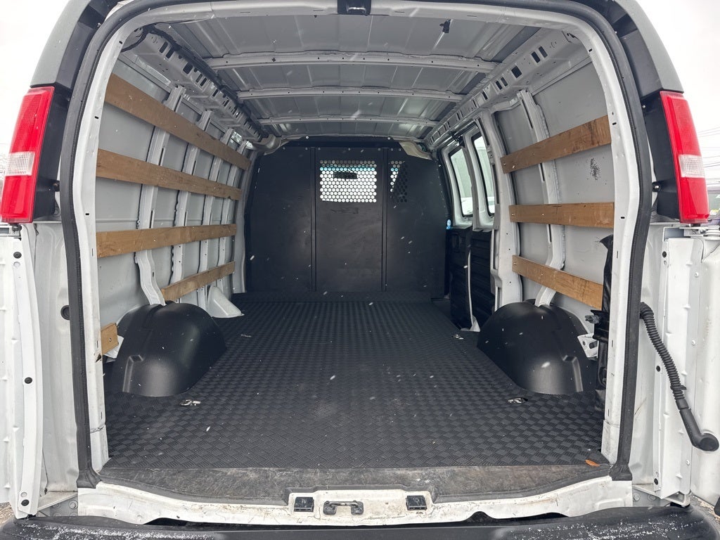 2024 Chevrolet Express 2500 Work Van Cargo