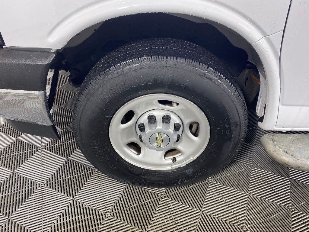 2024 Chevrolet Express 2500 Work Van Cargo