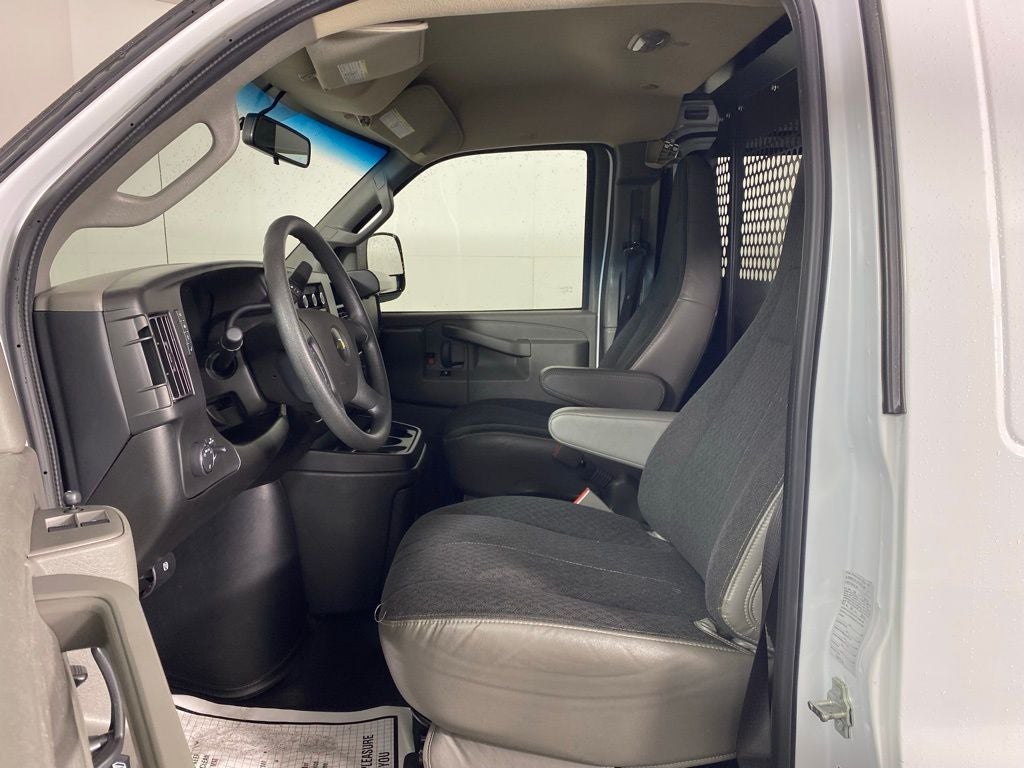 2024 Chevrolet Express 2500 Work Van Cargo