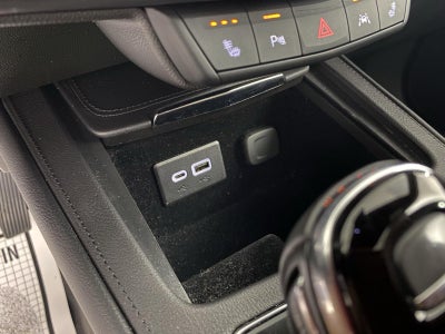 2023 Cadillac XT4 AWD Premium Luxury