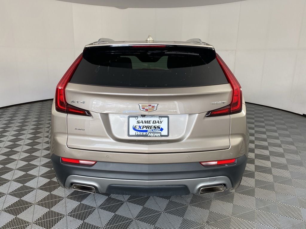 2023 Cadillac XT4 Premium Luxury