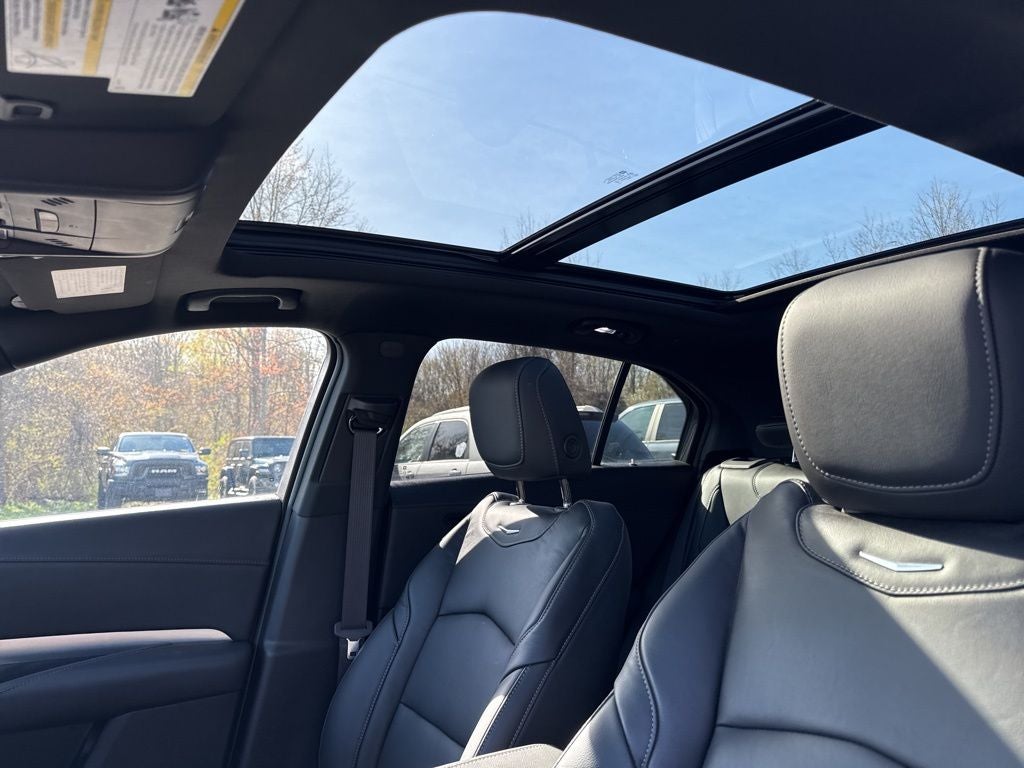 2023 Cadillac XT4 Premium Luxury