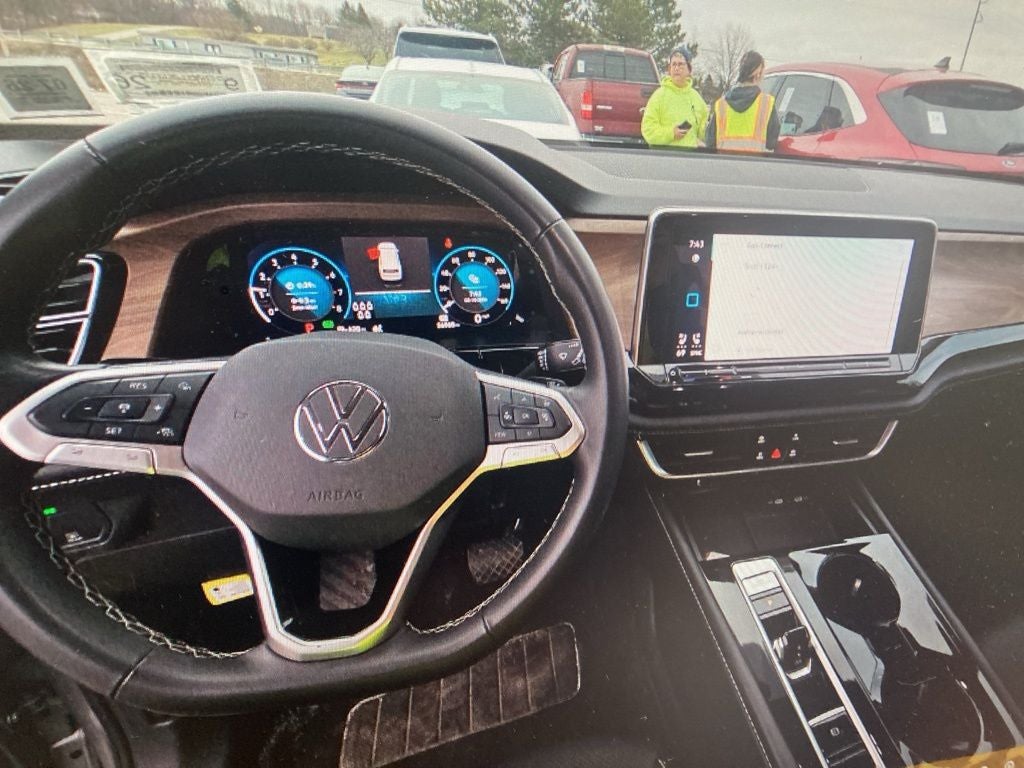 2024 Volkswagen Atlas 2.0T SE w/Technology