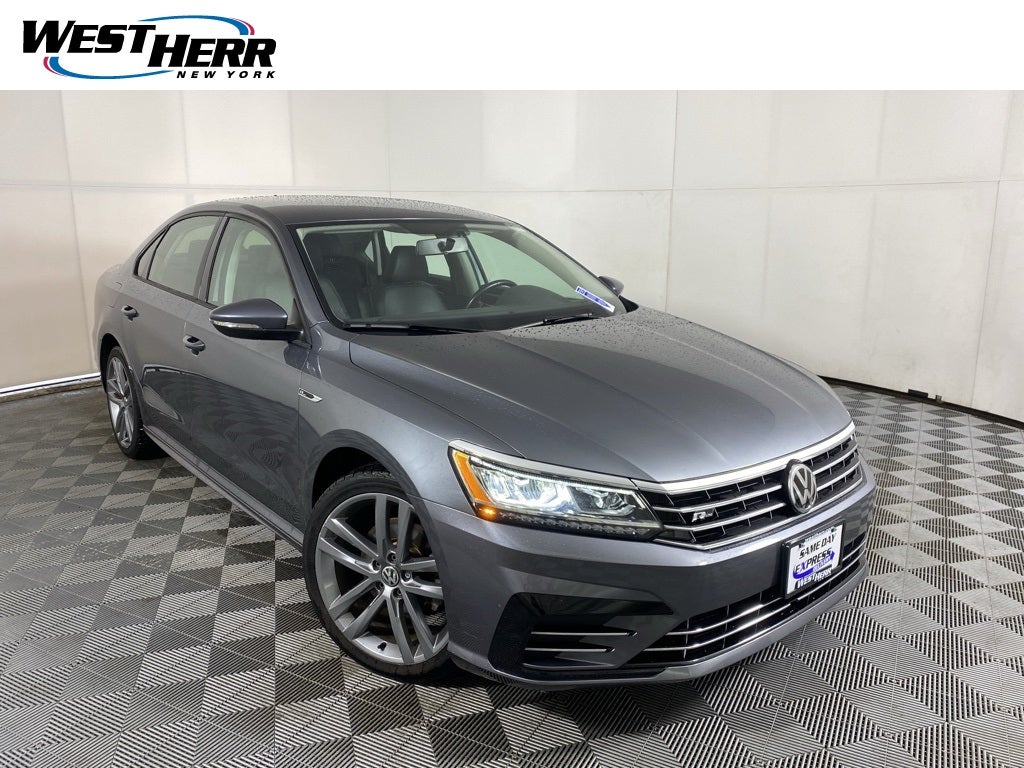 2018 Volkswagen Passat 2.0T R-Line