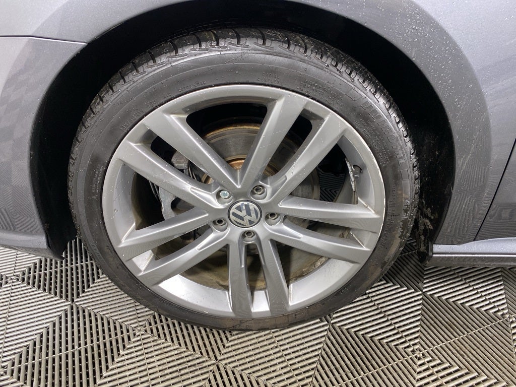 2018 Volkswagen Passat 2.0T R-Line