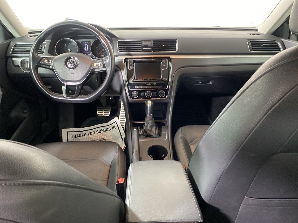 2018 Volkswagen Passat 2.0T R-Line