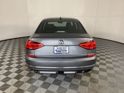 2018 Volkswagen Passat 2.0T R-Line