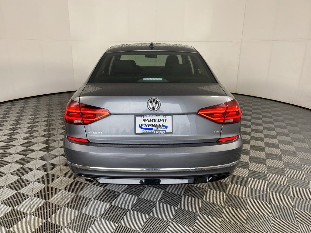 2018 Volkswagen Passat 2.0T R-Line