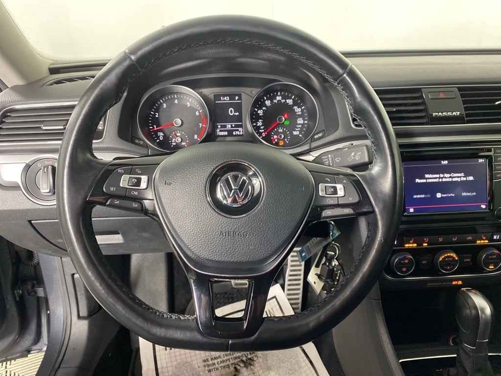 2018 Volkswagen Passat 2.0T R-Line