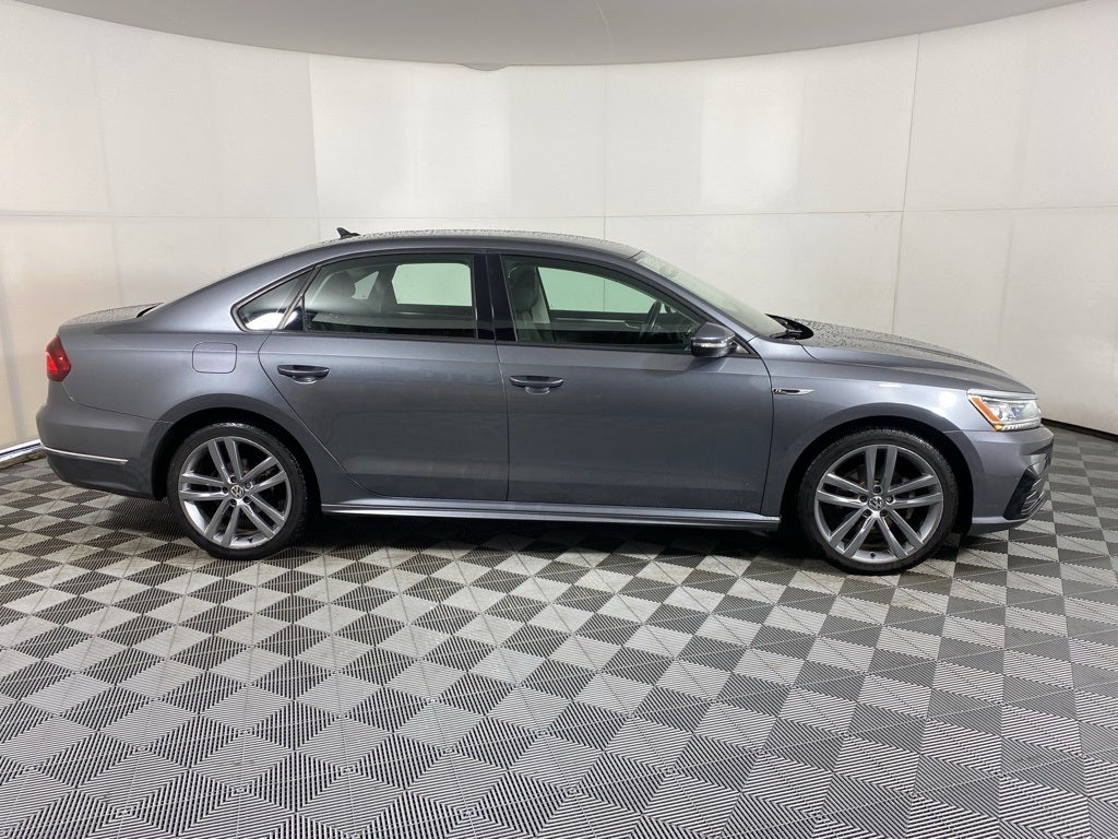 2018 Volkswagen Passat 2.0T R-Line