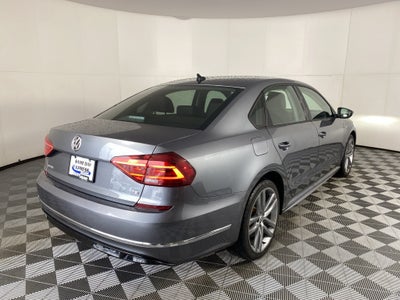 2018 Volkswagen Passat 2.0T R-Line