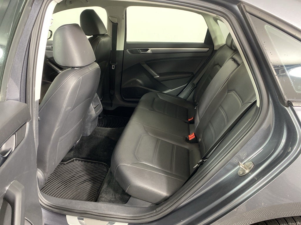 2018 Volkswagen Passat 2.0T R-Line