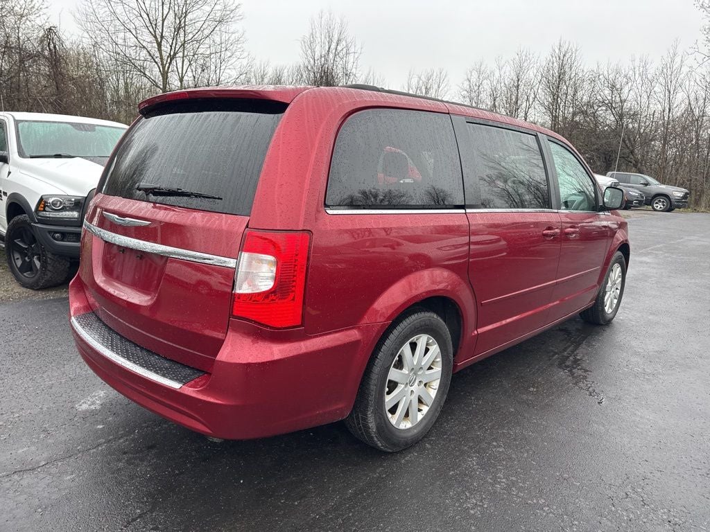 2015 Chrysler Town & Country LX