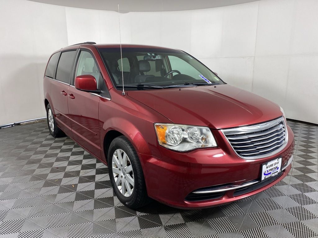 2015 Chrysler Town & Country LX