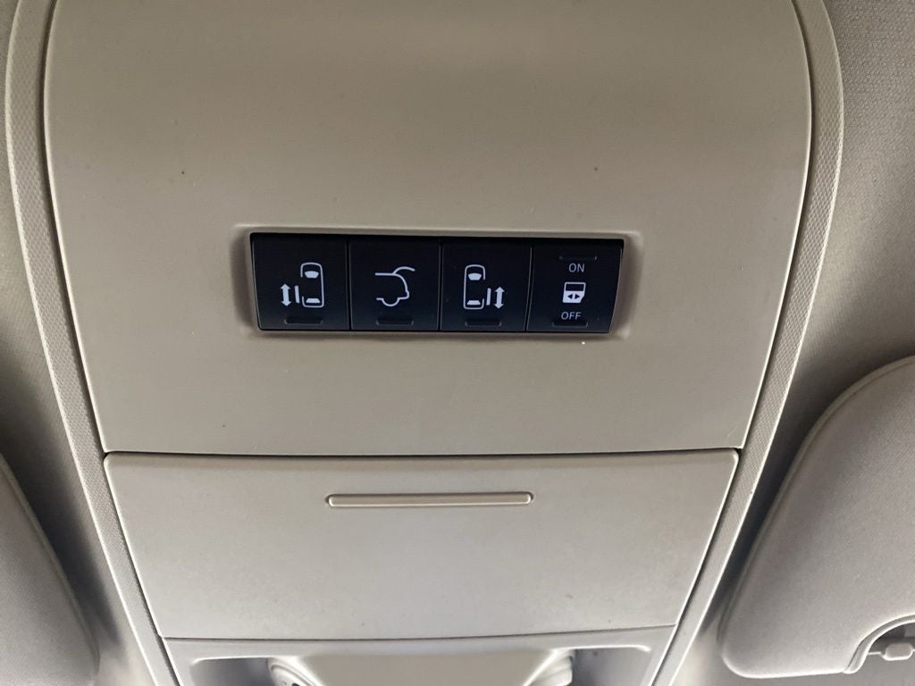 2015 Chrysler Town & Country LX