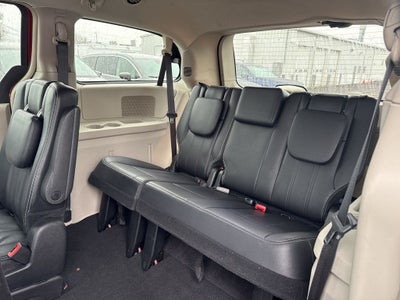 2015 Chrysler Town & Country LX